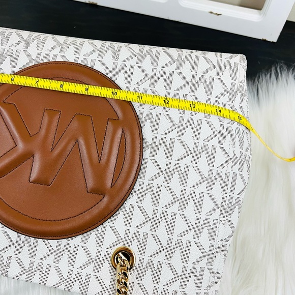 Michael Kors Brynn Large Chain Shoulder Tote - Picture 11 of 12